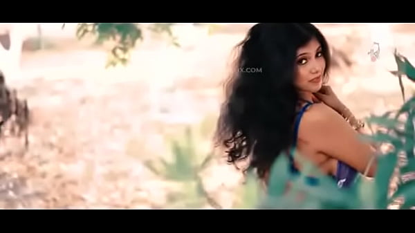 Nonton Semi Nude Modelling thumbnail