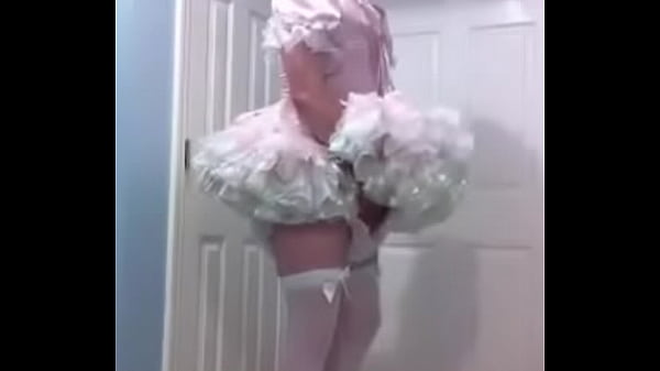 Sissyboy Dress Show