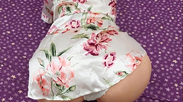 Went to visit her sexy neighbor while he is alone at home we fuck to orgasm