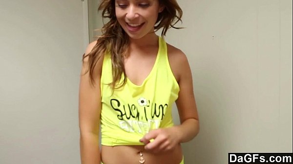 Play MP4 - Dagfs - Kaylee Wants His Dick At The Office