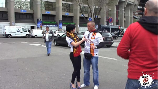 Play MP4 - Amanda X - Real Madrid girl fanatic having sex - AmandaX folla a un aficionado