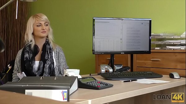 LOAN4K. La esbelta chica Katy Rose es taladrada porun inspector de préstamos incobrables