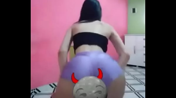 novinha rebolando