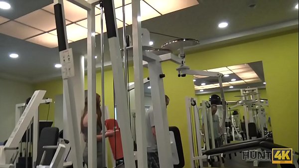 HUNT4K. Naughtyguy picks up_young hottie and fucks her right in gym