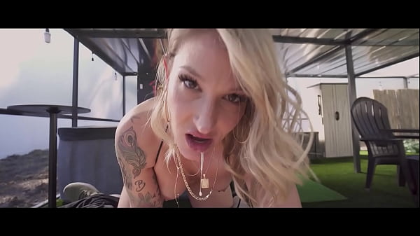 Seducing My Friends Cheating Wife thumbnail