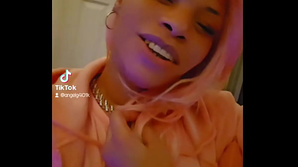 Play MP4 - Angelg pretty in pink