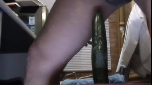 Play MP4 - Quiero un pene real