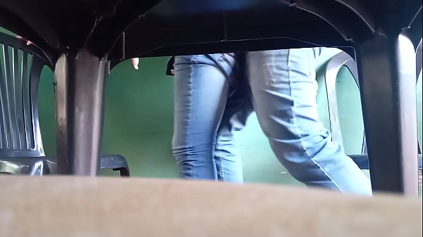 Play MP4 - comendo a secret&aacute;ria casada na hora do almo&ccedil;o