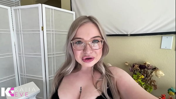 First date gone blonde babe shrinks squishes & vores scared tiny fighter