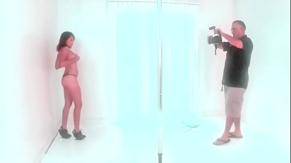 Ladies_love theCamera