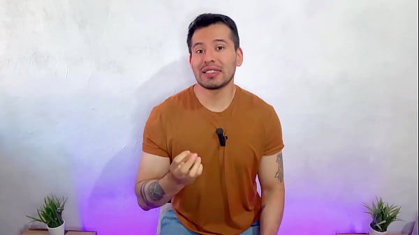 Policia militar cubano dotado recibesexo oral de unhombre_en un callejon de noche_detras de un arbol relato sexual