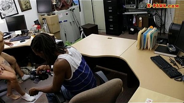 Black guy let the pawn guy fuck his short hair blonde gf 