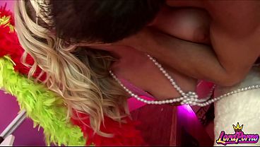 Jamie and Carly Parker Give Double Blowjob After Group Bang