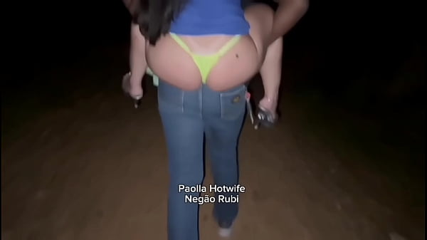 Paolla Hotwife é Arrastada de cavalinho por_Negão de 23cm para o mato no Parque Flamboyant_Ali mesmo a putacasada_fudeu gostoso com o negro junto_do seu corno manso Paolla é snowbunny de verdade