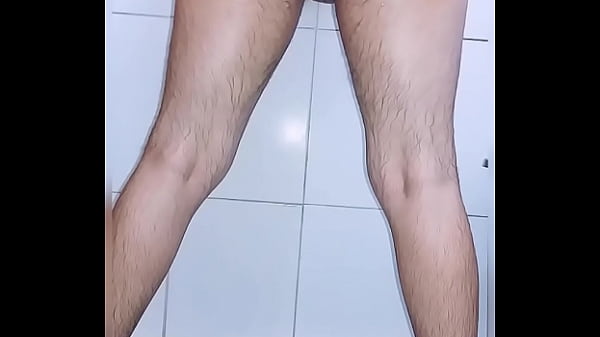 Novinho rabudo querendo pau 