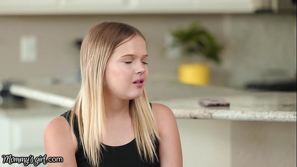 - Kit Mercer Resolves Coco Lovelock's Dentist Fear_By EatingHer Pussy On Her New Couch