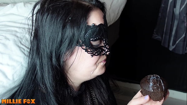 Play MP4 - Amateur Milf Eats Cum - Thick Cum Glazed Muffin - Cum on Food- MILLIE FOX