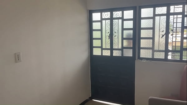 Nonton Siempre O A Mi Vecina Cuando Se Va Su Novio, Me Recibe Con Una Buena Mamada, Me La Chupa Hasta Venirme thumbnail