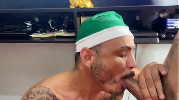 Suruba de Natal dos leiteiros cariocas 