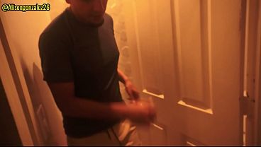 Nonton Jugando Con La Boca De Mi Hermanastra Luego De Ver Una Pelicula thumbnail