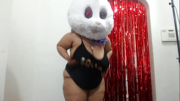 Leigh Dahlia BAD_Bunny