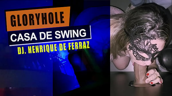 Casada Engolindo Porra De Desconhecidos Na Cabine Buracos Da Casa De Swing Enigma Club - Glory Hole - Parte Um thumbnail