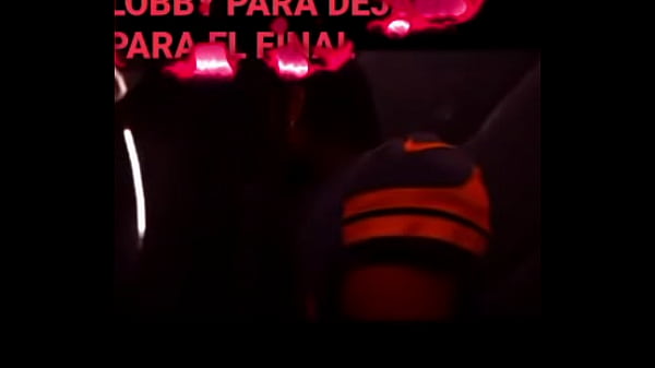 La cama se rompe mientras pasan cosas