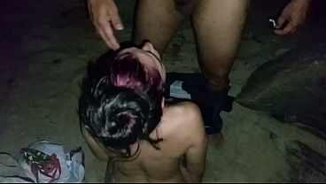 Novinha ficou at&eacute; tarde na praia acabou transando comigo