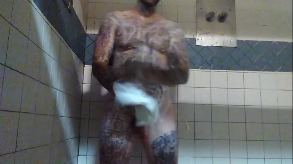 Tattd up White guy taking a shower and stroking_his bwc