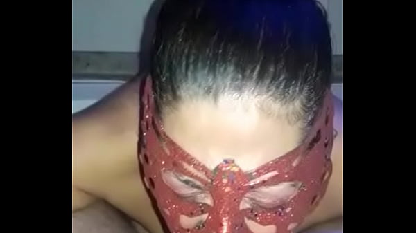 Esposa vadia mamando 