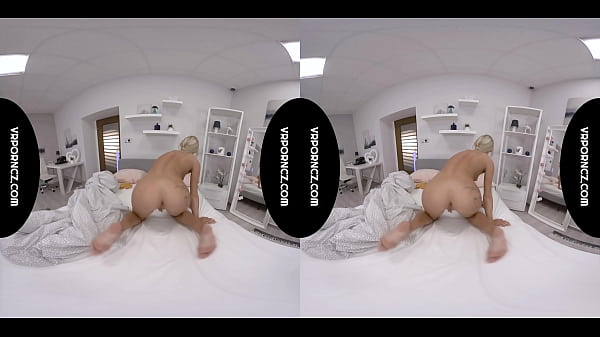 Play MP4 - VR - Big black dildo in tight pussy