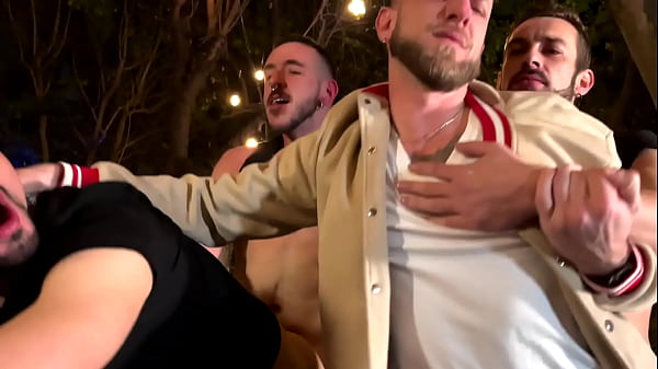 Play MP4 - Orgie bareback entre bandes rivales &vert; Gaysight&period;com