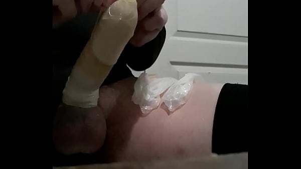 Play MP4 - Play with 45 condoms part 1