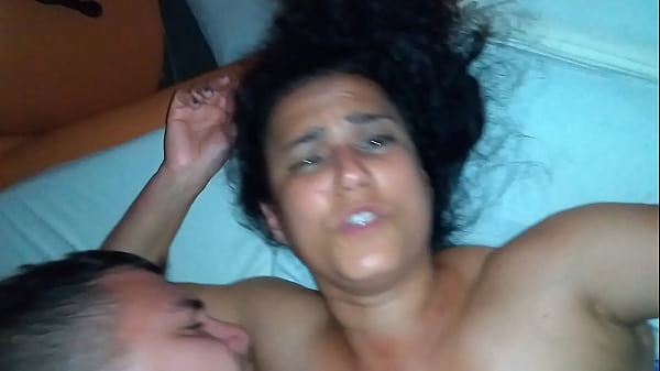 Karina Wife Metendo Dois Homens thumbnail