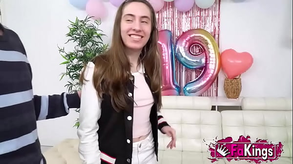 Play MP4 - We celebrate Carolina Lorca's 19 birthday with HER FIRST THREESOME&excl;