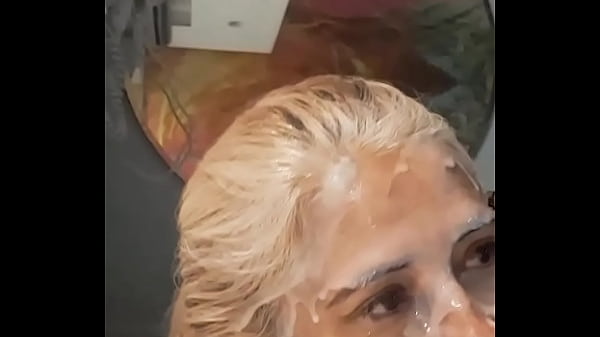 Os safados casados me fizeram isso mas n&atilde;o quiseram mostrar nem os cacetes esperando outros safados com muita porra pra novas gozadas na minha boca cara 