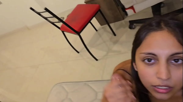 Play MP4 - Mi Hermanastra con un Gran Culo me Ayuda a Correrme De Nuevo