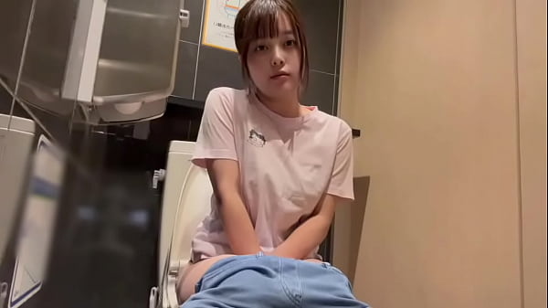 ト◯レで男性におちんちんで突かれてる想像しながらオナニーしてたら気持ちよすぎました&hellip; thumbnail