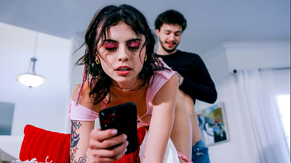 Bffs Having Some Freeuse Fun Before Heading out For an Party Fuckanytime