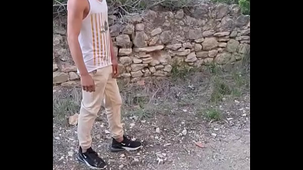 Nonton Corre Que Te Pillojejeje thumbnail