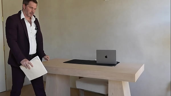 Nonton Office Boss Solo Tommy Wood Jerking His Cock Huge Cumshot thumbnail