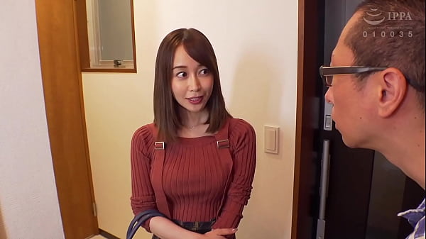 篠田ゆうの3つのもしもストーリー。1、もしも&hellip;固定バイブで家事をしたら&hellip;。 2、もしも&hellip;不倫セックス中に夫から電話があったら&hellip;。 3、もしも&hellip;知り合いの奥さんがデリヘル嬢だったら&hellip;。細腰の美尻女優・篠田ゆうの魅力がたっぷり詰まった作品です。どうぞお楽しみください！ thumbnail