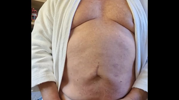 Play MP4 - Dirty old man Chris nude for you