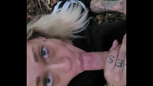 Blue eyed babe deepthroatsbig cock and takes it doggystyle