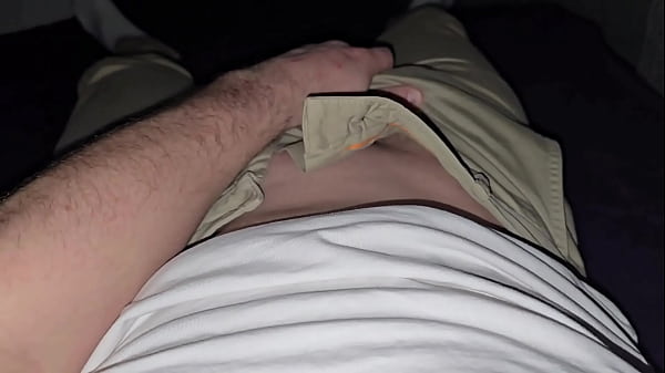 Deutscher Meister zeigt nasse pralle Precum Eichel und starken K&ouml;rper &ndash; PhantomGentX 