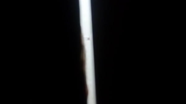 Mi primo se iba a ba&ntilde;ar y aprovecho y lo grabo, que rico ese pene 