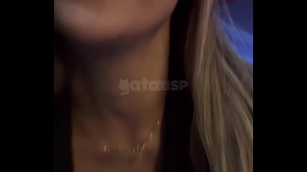 Play MP4 - Conheci um moreno dotado BBC na Casa de Swing&comma; fiquei de namoradinha&comma; depois levei ele para cabine e dei gostoso na frente do corno&excl; COMPLETO NO SHEER