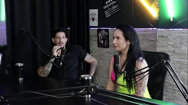 Teve_crise deansiedade por causa da_sua roupa transparente na casa de swing_tentou trazer amigos para o pornô JoiceMuller_Rennan Delgado