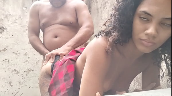 Minha enteada fode comigo em qualquer lugar