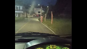 POV porno real en la calle, encuentro a linda milf caminando sola y terminamos cogiendo en mi apartamento 